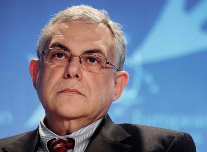 Παπαδήμος: Πραγματικός ο κίνδυνος εξόδου από το ευρώ