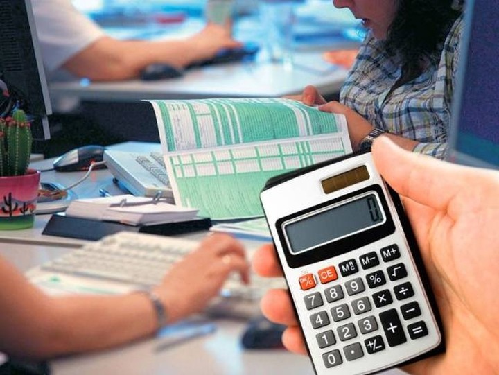 Σε παράταση υποβολής των φορολογικών δηλώσεων προσανατολίζεται το ΥΠΟΙΚ