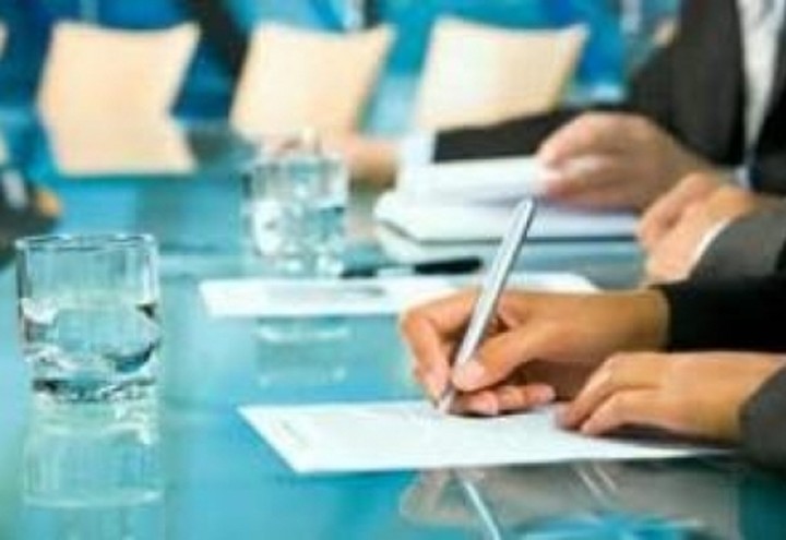 Σύσκεψη το μεσημέρι για κλαδικές συμβάσεις