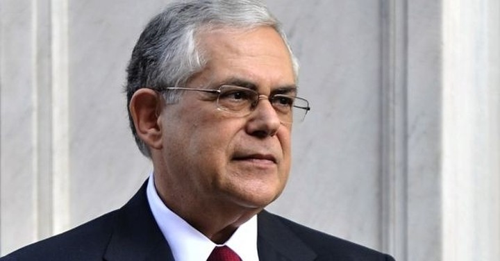 Παπαδήμος: Καταστροφική η έξοδος της Ελλάδας από το ευρώ
