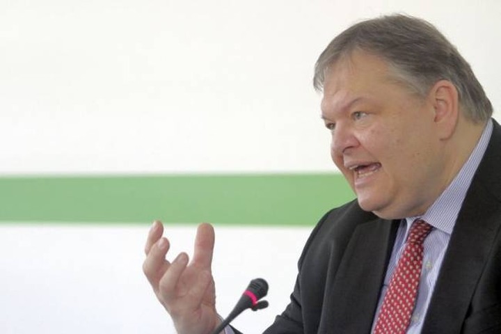 ΠΑΣΟΚ: Θα αλλάξει ακόμη και το όνομα ο Βενιζέλος;
