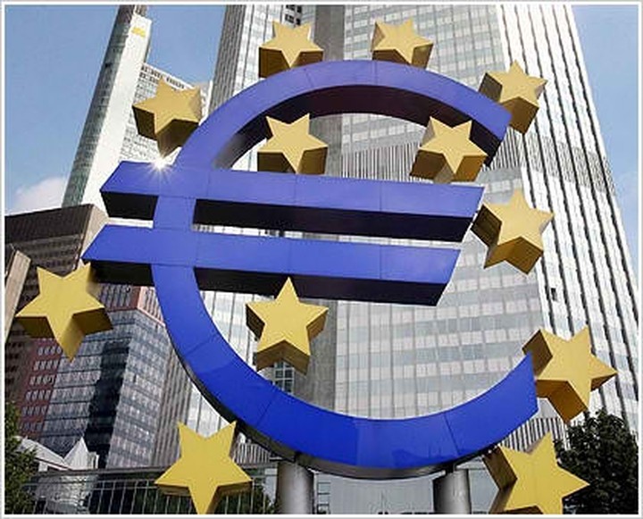ΕΚΤ: Η μείωση των επιτοκίων αποτελεί μια επιλογή