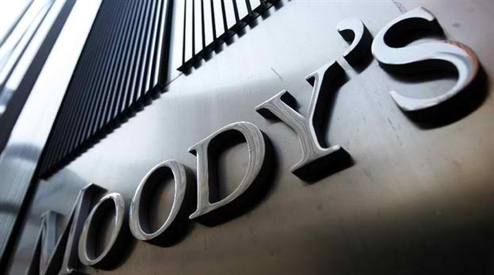 Moody's: Προχώρησε στην υποβάθμιση 15 μεγάλων τραπεζών