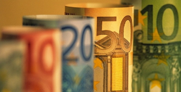 Γιατί παγώνουν ξανά πληρωμές και επιστροφές φόρου από το Δημόσιο