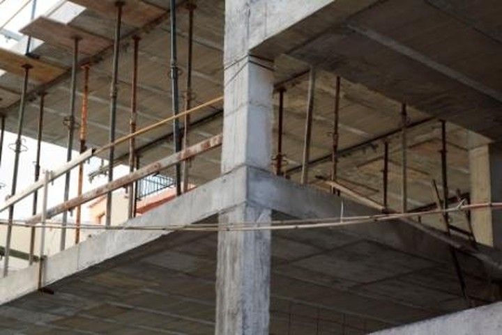 Νέα μείωση για την οικοδομική δραστηριότητα τον Απρίλιο 2012