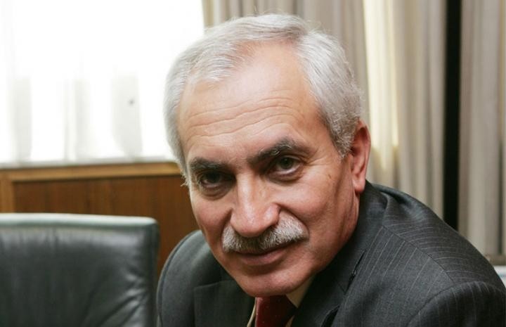 "Δεν τίθεται θέμα στάσης πληρωμών"