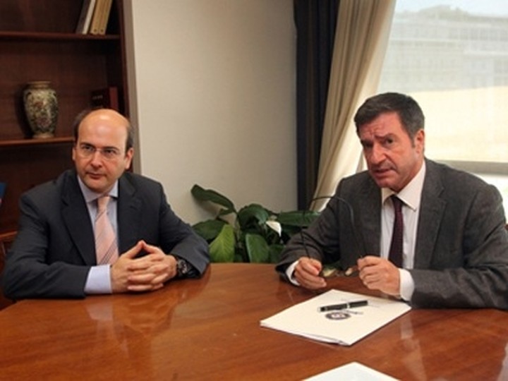 Για φθηνότερα εισιτήρια στα ΜΜΜ συζήτησαν Καμίνης - Χατζηδάκης