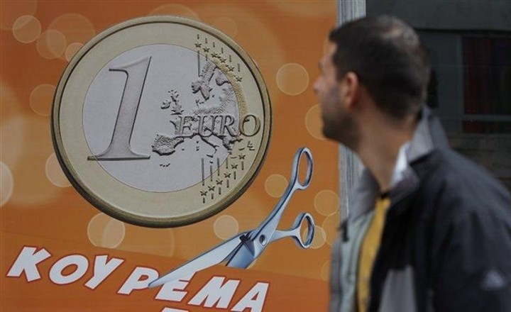 Reuters:Επανέρχεται το θέμα του νέου «κουρέματος» του ελληνικού χρέους