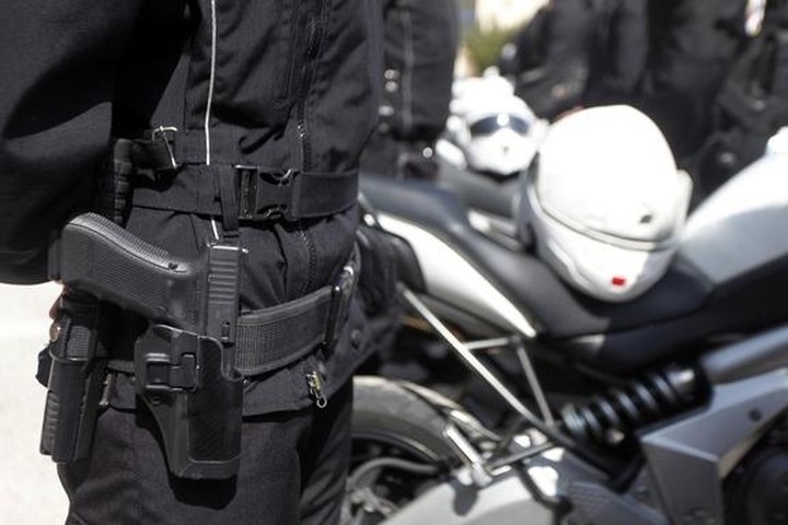 Πρώην υπουργός, νυν βουλευτής με 45 αστυνομικούς φρουρούς