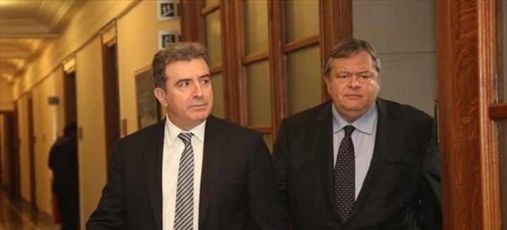 Καυγάς Βενιζέλου -Χρυσοχοίδη για τα μέτρα 11,5 δισ.