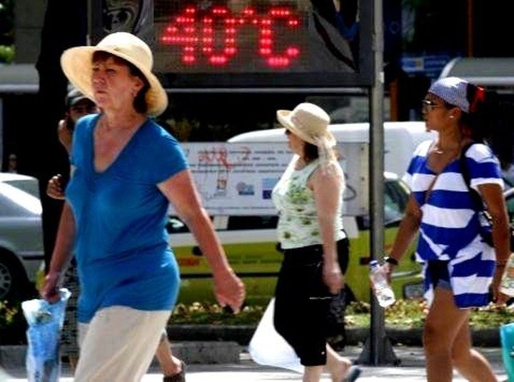 Έως την Πέμπτη θα μείνει ο καύσωνας