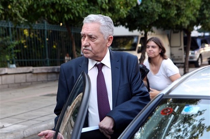 Nέα διαμάχη Βενιζέλου και Κουβέλη με Στουρνάρα