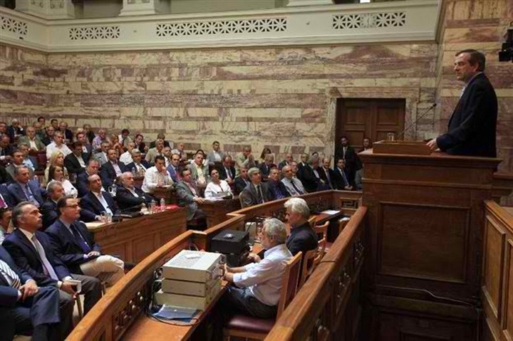 "Aντίπαλος της χώρας είναι το λόμπυ της δραχμής"