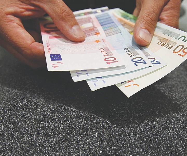 Αγοράζουν κρυφά ελληνικό χρέος