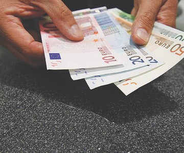 Αγοράζουν κρυφά ελληνικό χρέος