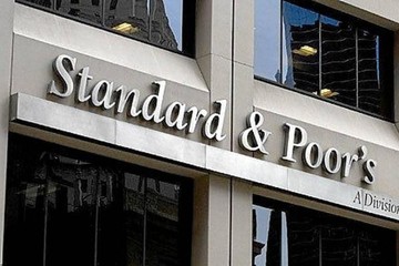Βήματα προόδου για όλο το νότο εκτός της Ελλάδας βλέπει η S&P