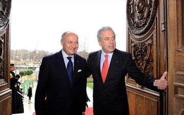 Φαμπιούς: «Απαραίτητη η Ελλάδα»