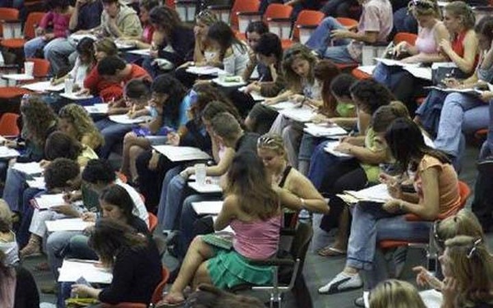 Όσα πρέπει να ξέρετε για το φοιτητικό επίδομα των 1000 ευρώ