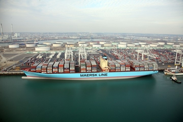 Κάμψη στα containerships και το 2013
