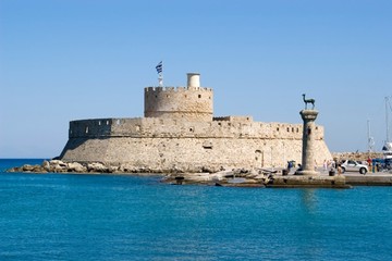 Εντυπωσιακό comeback της Ελλάδας στον τουρισμό