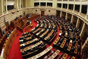 Διώξεις για τα δάνεια των κομμάτων