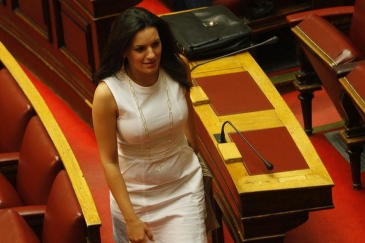Η Κεφαλογιάννη για τον ΦΠΑ στην εστίαση 