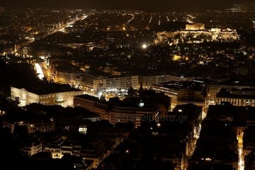Η Αθήνα πέφτει σε μελαγχολία