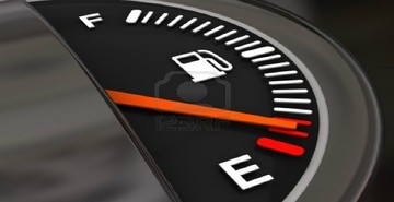 Πως να γλυτώσετε έως 30 ευρώ από την βενζίνη του Σαββατοκύριακου