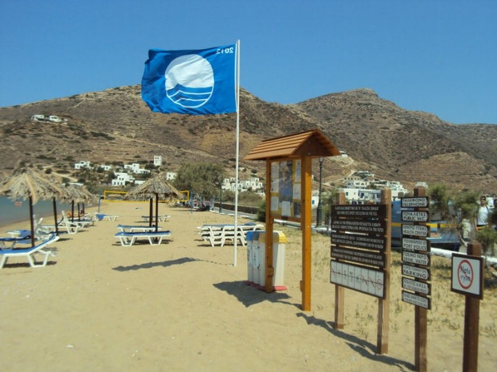 Οι 393 παραλίες σε όλη την Ελλάδα που θα σηκώσουν φέτος γαλάζια σημαία