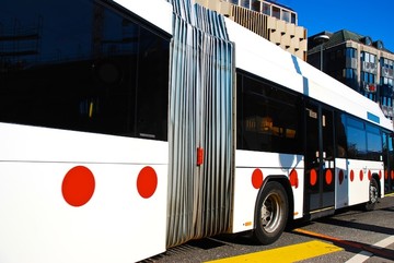 Πώς έφτασε το εισιτήριο του λεωφορείου να κοστίζει ένα…500άρικο