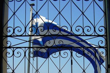 Reuters: Eπιστρέφουν τα σύννεφα στην Ελλάδα