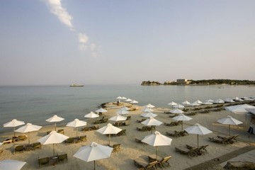 Φοροπαραβάτες οι μισές τουριστικές επιχειρήσεις 