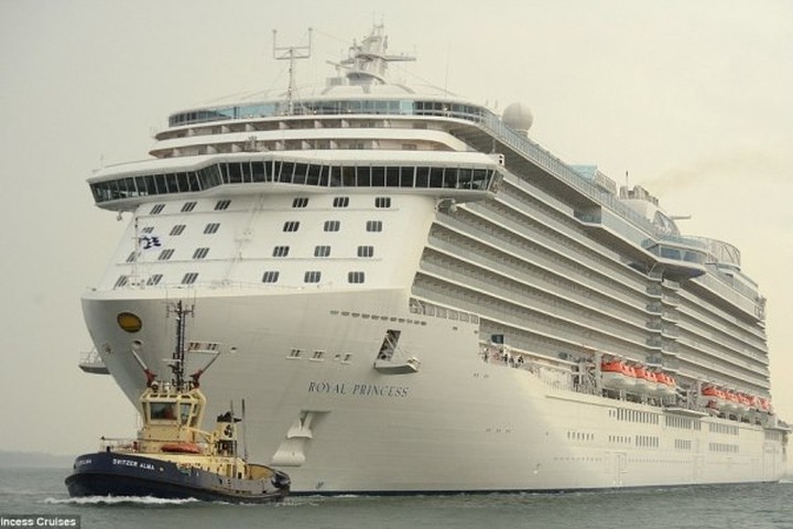Αύριο στον Πειραιά το "τέρας" της χλιδής “Royal Princess”. (Video)