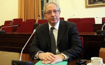 Αμπατζόγλου: 27% η ανεργία, 60% στους νέους