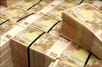 Μειώθηκαν τα φέσια του δημοσίου τον Αύγουστο