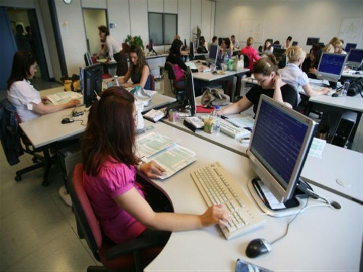 Αποκλίσεις έως 45% στους μισθούς εργαζομένων του δημοσίου