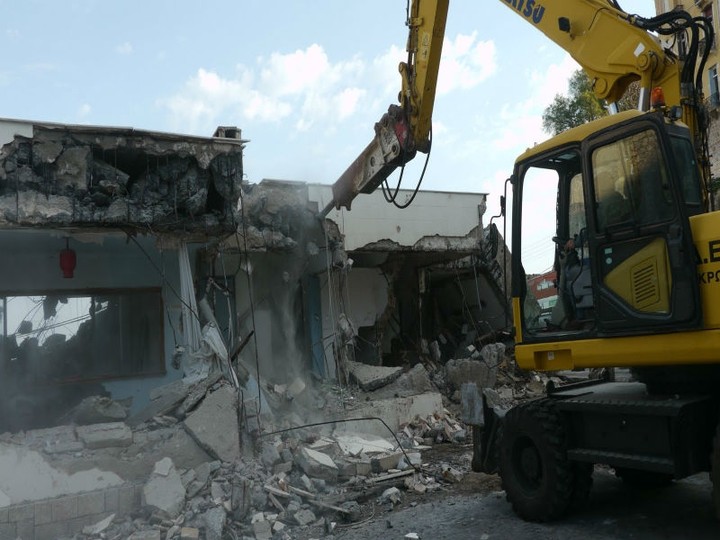 Μόλις 1.083 οικοδομικές άδειες εκδόθηκαν τον Αύγουστο