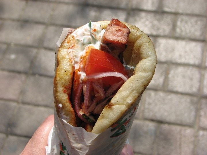 Εξαντλήσαμε το επιχειρηματικό μας δαιμόνιο σε μπαρ και σουβλατζίδικα