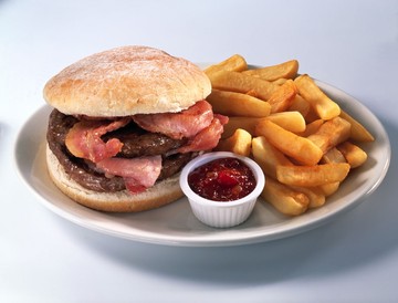 Πόσο θα κοστίζει το γάλα και η σοκολάτα με τον fat tax