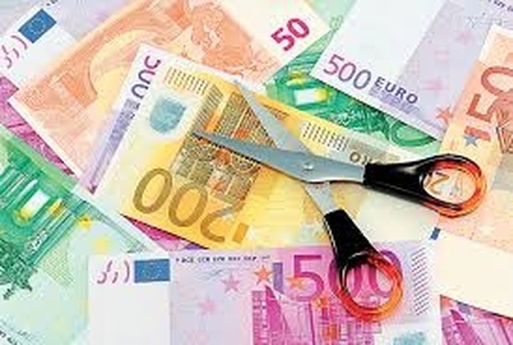 Σόιμπλε: Ναι σε βοήθεια στην Ελλάδα, όχι σε νέο κούρεμα