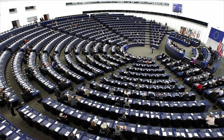 Δίχτυ προστασίας απλώνει η ΕΕ στην πρώτη κατοικία