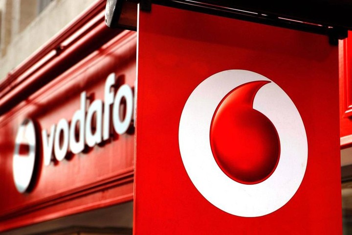 Αυξήσεις «φωτιά» στα καρτοκινητά επιβάλλει από σήμερα η Vodafone