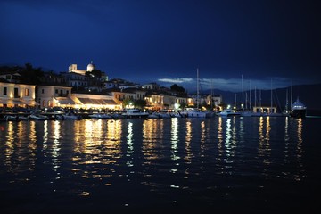 Σε ποιον «παράδεισο» φτάνεις με 22 ευρώ βενζίνη ή 13 ευρώ πετρέλαιο