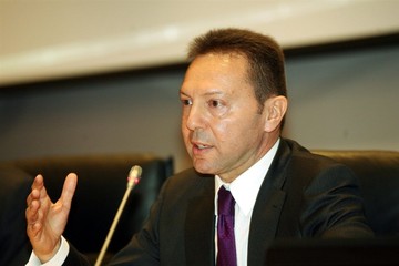 Υπουργός Παιδείας ο Γιάννης Στουρνάρας;