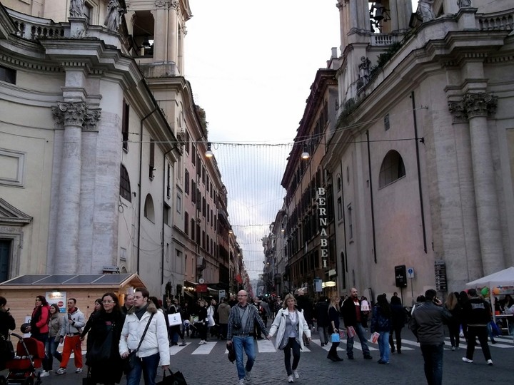 Ψώνισες στο Παρίσι η στο Λονδίνο; Η εφορία θα δέχεται την απόδειξη