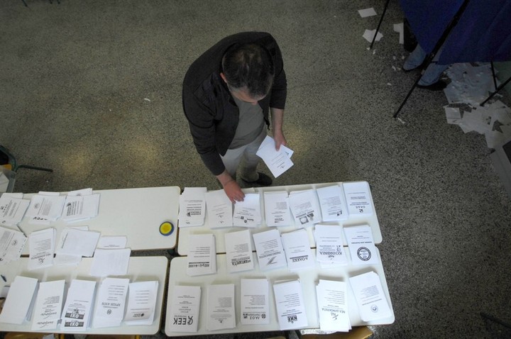 Μας κοροϊδεύουν: πλαφόν… 50 ευρώ την ημέρα για να εκλεγείς σύμβουλος (πίνακες)