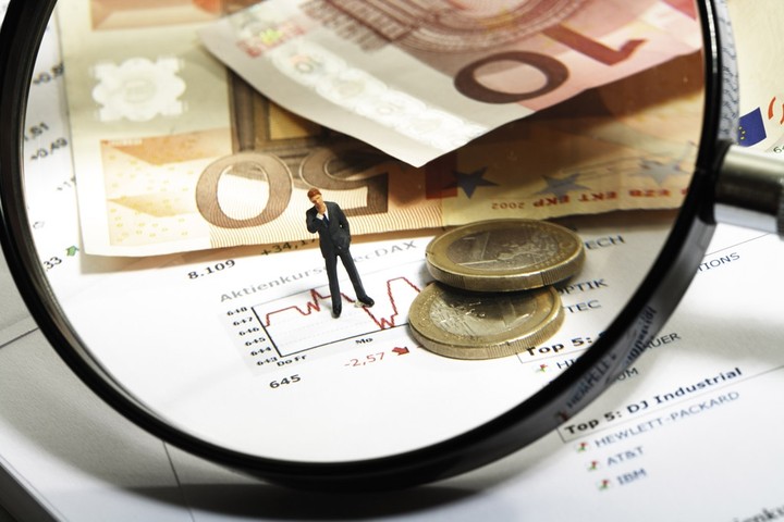Ποιά μεγάλη τράπεζα περικόπτει 14.000 θέσεις εργασίας