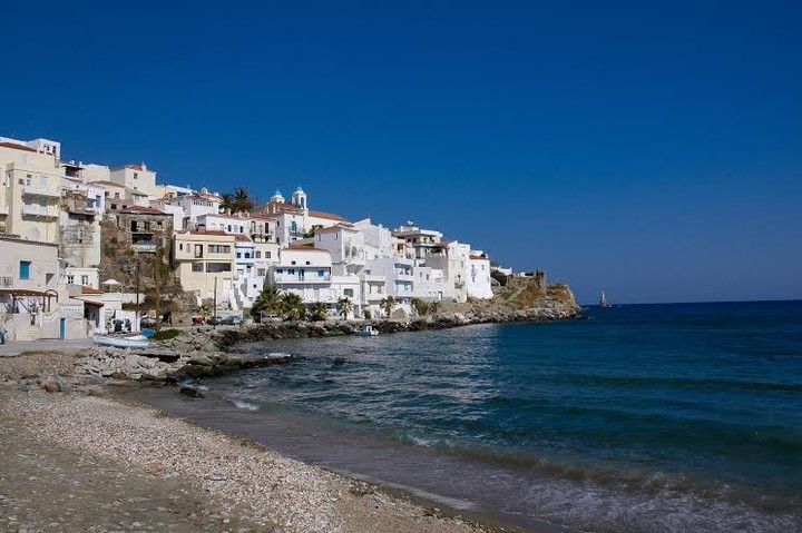 Το νησί που σε «αποζημιώνει» Μάιο - Ιούνιο με την ομορφιά και τις τιμές του   