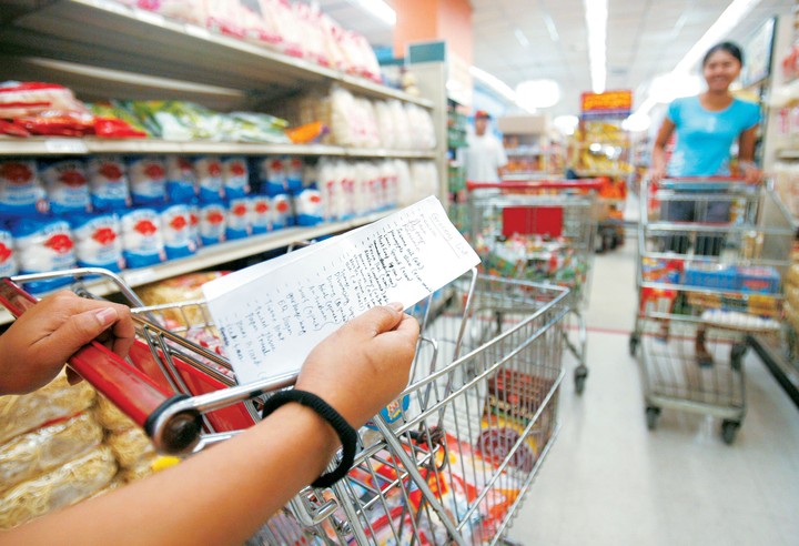 "Κονταίνει" η λίστα του supermarket - τι κόβουν οι Έλληνες 