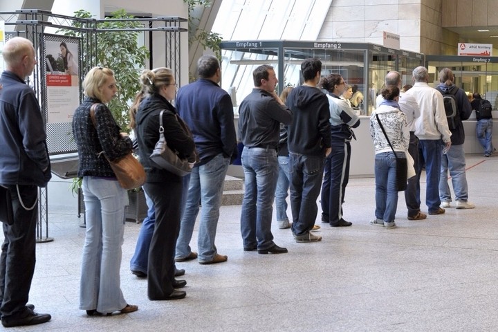 Ο συνταξιούχος και ο άνεργος με τα "μαύρα" εκατομμύρια ευρώ